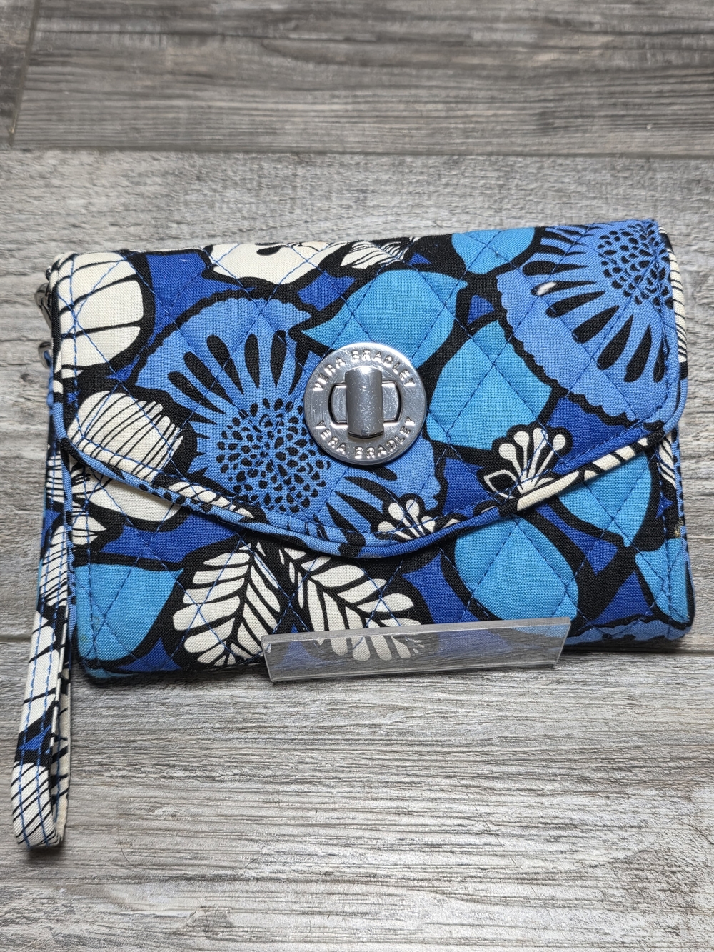 Vera Bradley 'Your Turn' Quilted Smartphone Floral AOP Wristlet in Blue Bayou